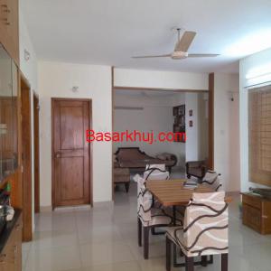 Lake view furnished apt with AC, TV, Freeze