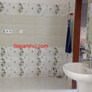সম্পূর্ণ টাইলসকৃত আধুনিক ফ্ল্যাটে তিন বেডরুমের বাসা ভাড়া হবে