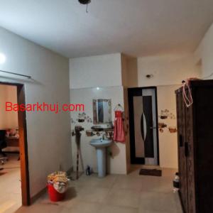 খোলামেলা ও আলো বাতাসপূর্ণ পরিবেশে বাসা ভাড়া দেওয়া হবে